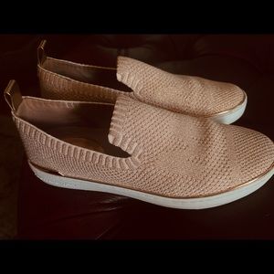 Michael Michael Kors Women's Skyler Slip On sneakers size 9 rose gold